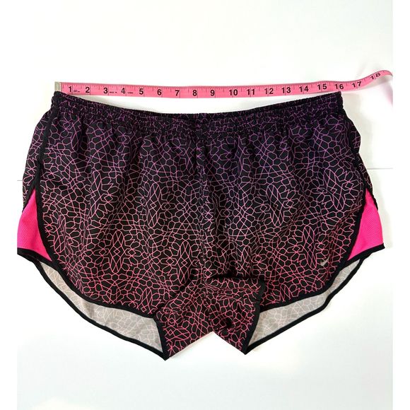 Nike Dri-Fit Women's Pink Printed Ombre Shorts - Picture 9 of 10